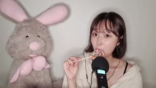 ASMR – 🍭彩虹棒棒糖！ _  RABEE