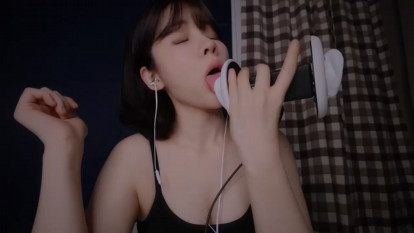 ASMR – 姐姐温柔且深情的舔舐💋 _ Yeonchu