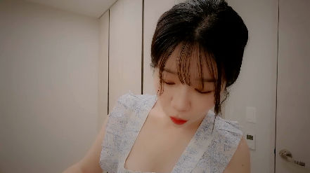 ASMR – 三月末的秘密赠礼 _ Yeonchu